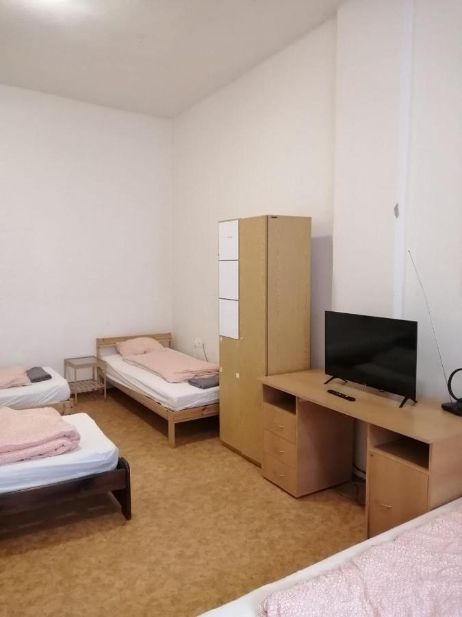 Near Main Railway And Bus Station Apartment Brno Exterior photo
